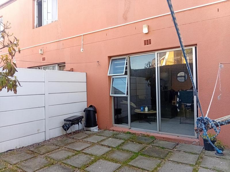2 Bedroom Property for Sale in Lansdowne Western Cape